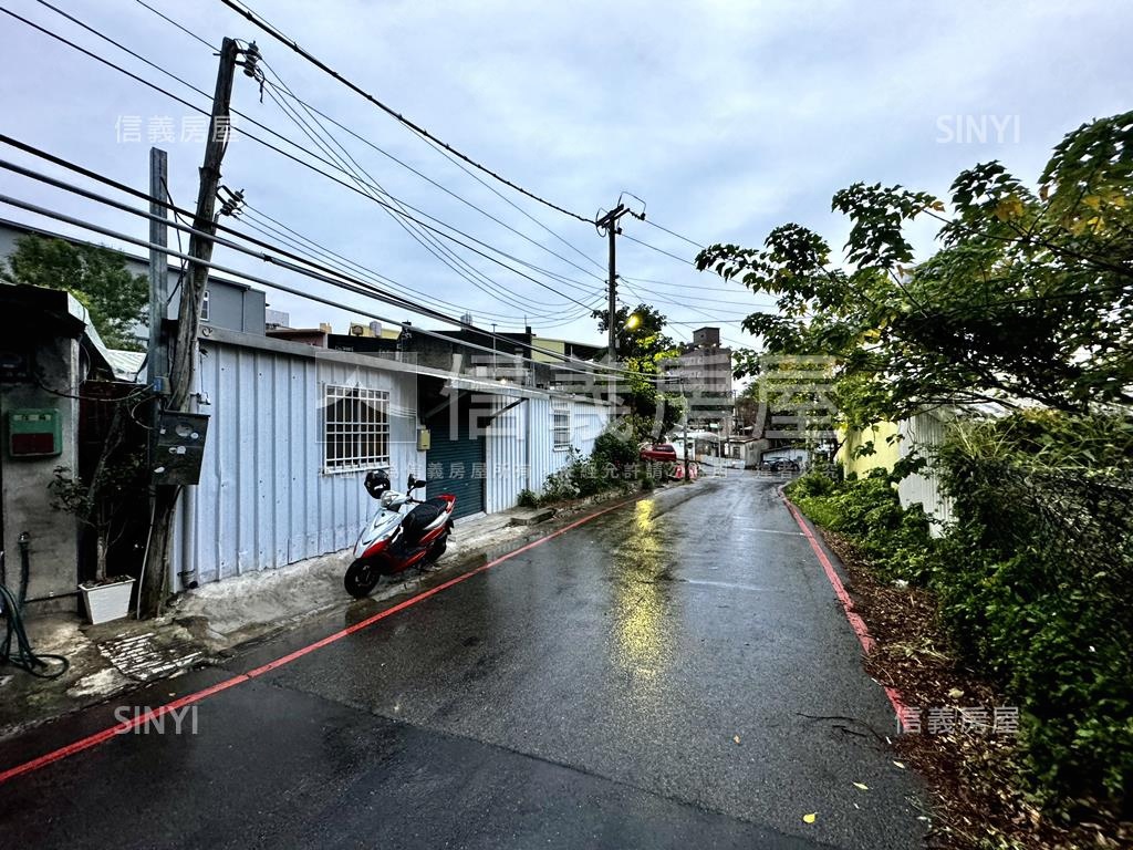 成德段馬路旁方正土地房屋室內格局與周邊環境