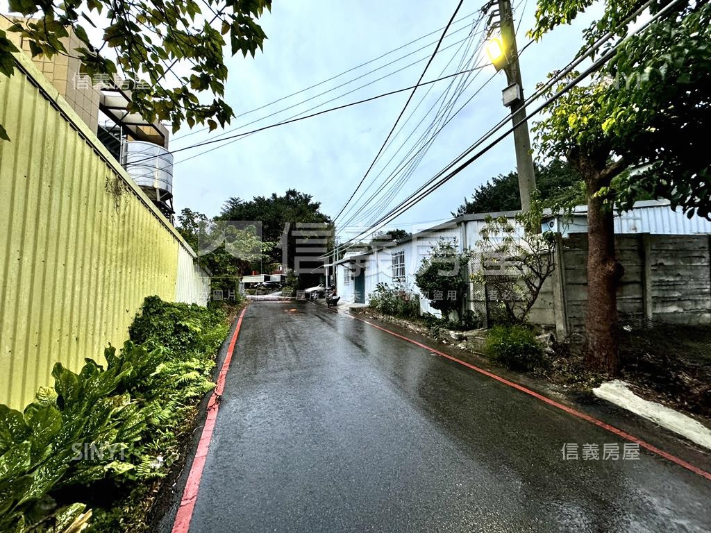 成德段馬路旁方正土地房屋室內格局與周邊環境
