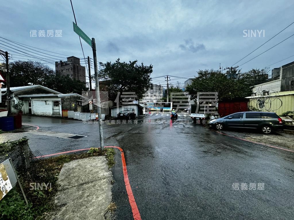 成德段馬路旁方正土地房屋室內格局與周邊環境