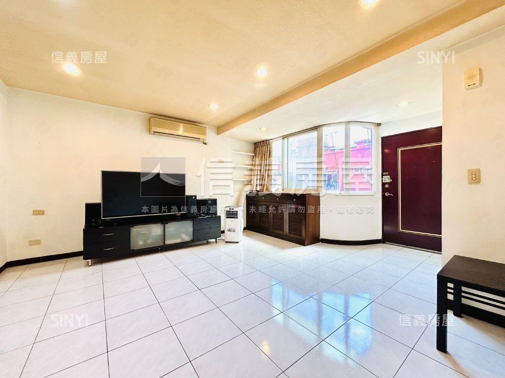 中山區捷運附近電梯三房房屋室內格局與周邊環境