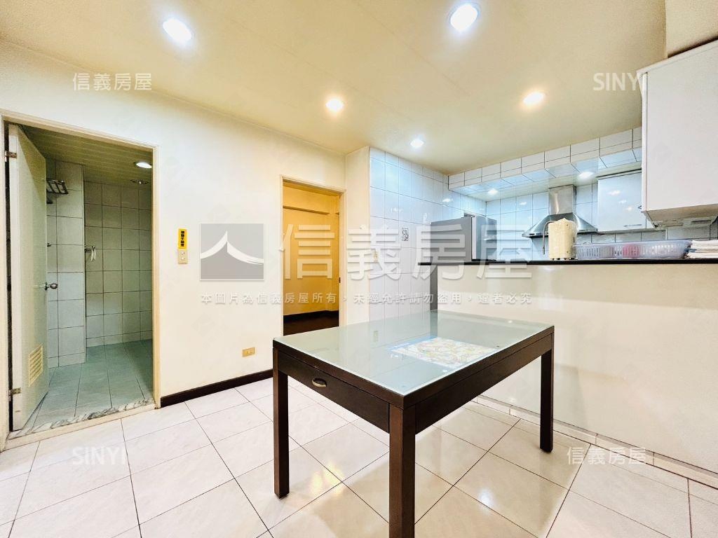 中山區捷運附近電梯三房房屋室內格局與周邊環境