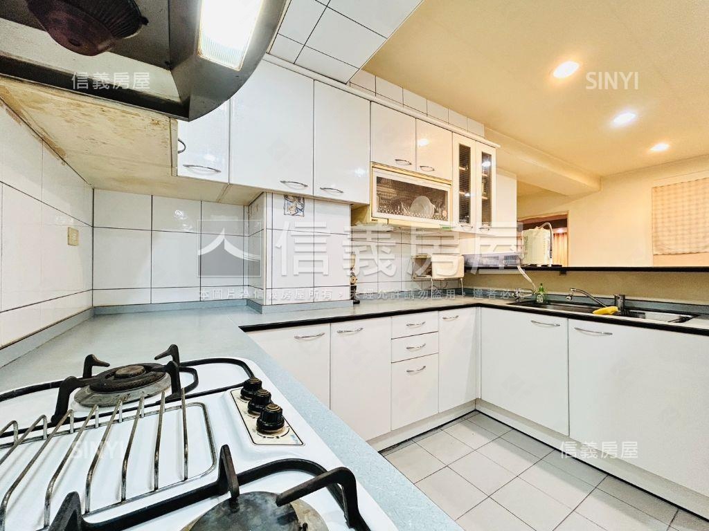 中山區捷運附近電梯三房房屋室內格局與周邊環境