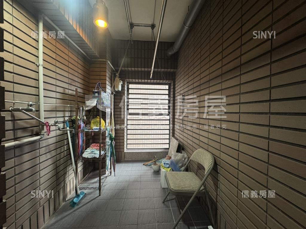 瓏山林藝術館明亮美屋房屋室內格局與周邊環境