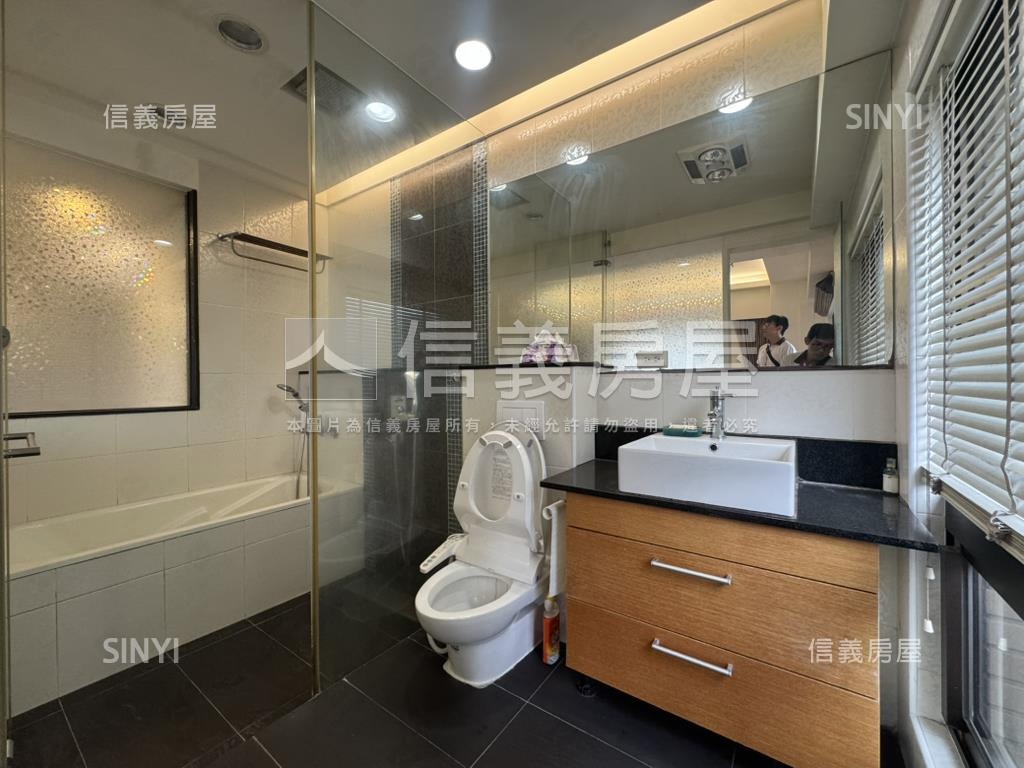 瓏山林藝術館明亮美屋房屋室內格局與周邊環境