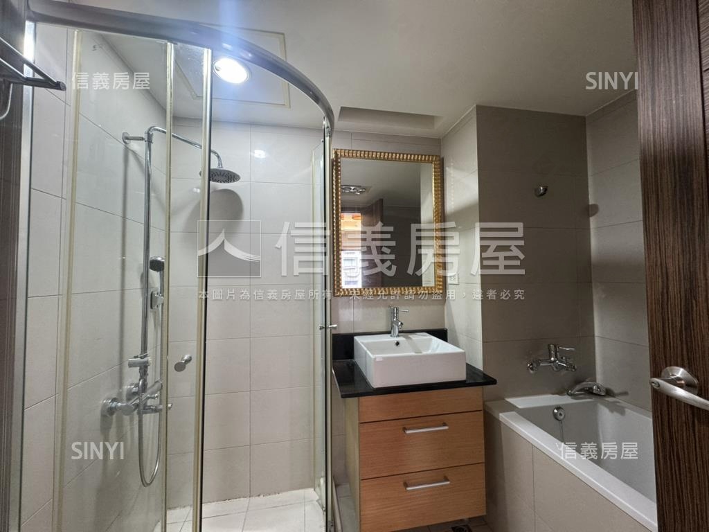 瓏山林藝術館明亮美屋房屋室內格局與周邊環境