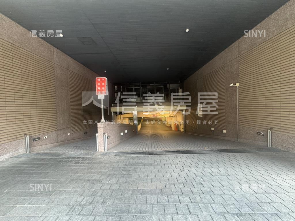 瓏山林藝術館明亮美屋房屋室內格局與周邊環境