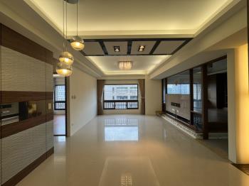 瓏山林藝術館明亮美屋
