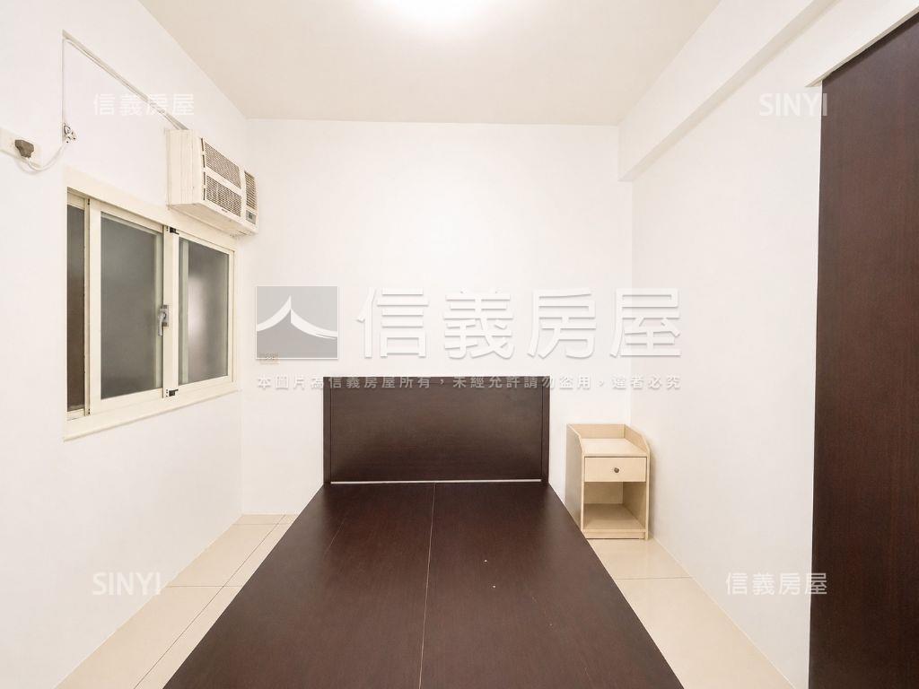 秀朗捷運✦首購黃金三樓房屋室內格局與周邊環境