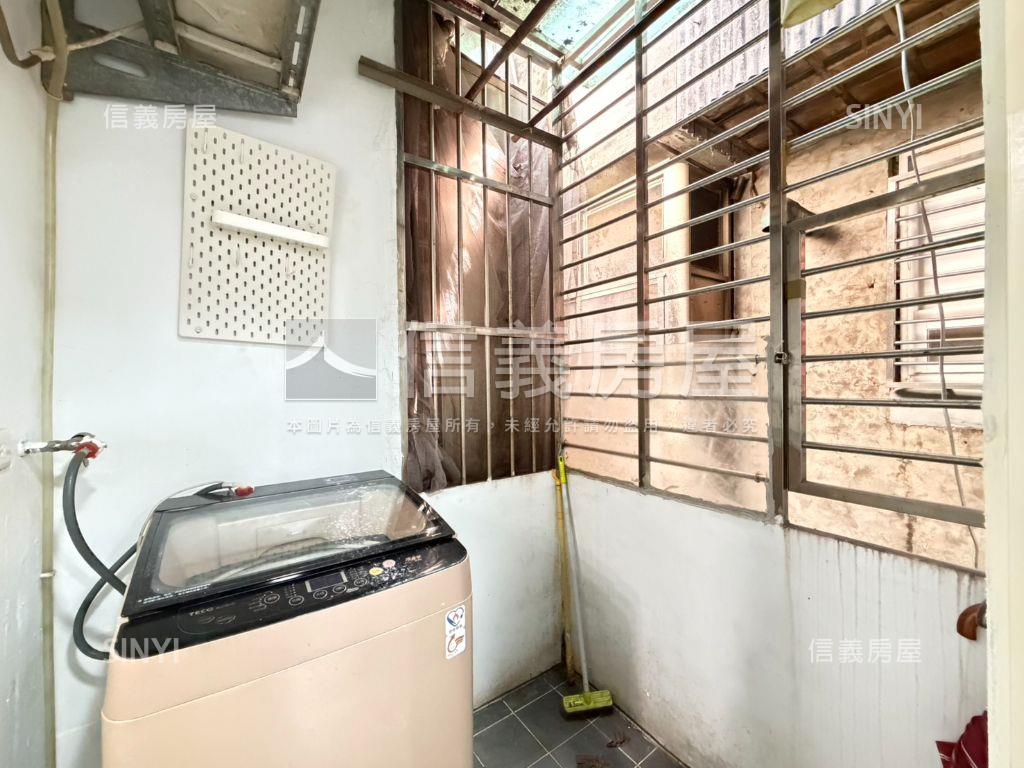 秀朗捷運✦首購黃金三樓房屋室內格局與周邊環境