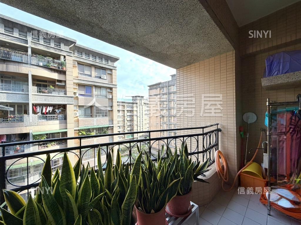 僑愛國宅★美裝潢四房車位房屋室內格局與周邊環境