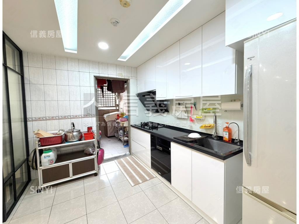 僑愛國宅★美裝潢四房車位房屋室內格局與周邊環境