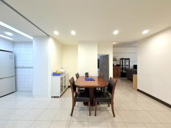 僑愛國宅★美裝潢四房車位