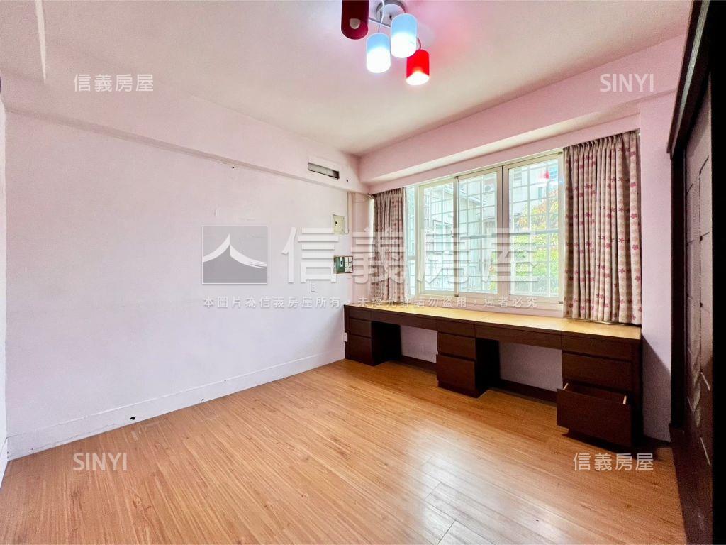 西區近美術館透天誠意出售房屋室內格局與周邊環境