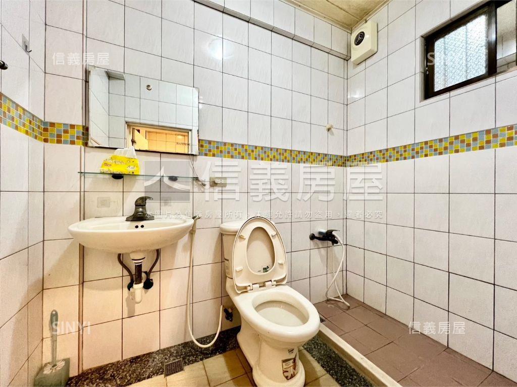 西區近美術館透天誠意出售房屋室內格局與周邊環境