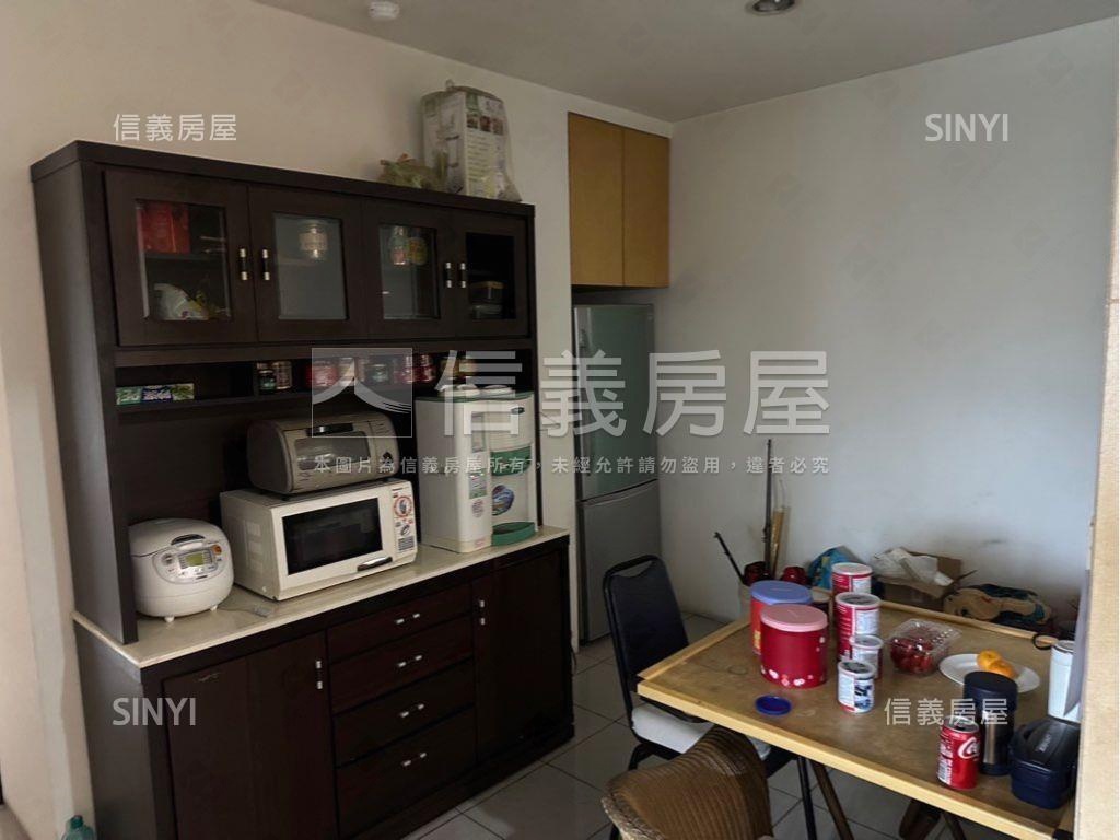 萬國財星廠辦Ⅱ房屋室內格局與周邊環境