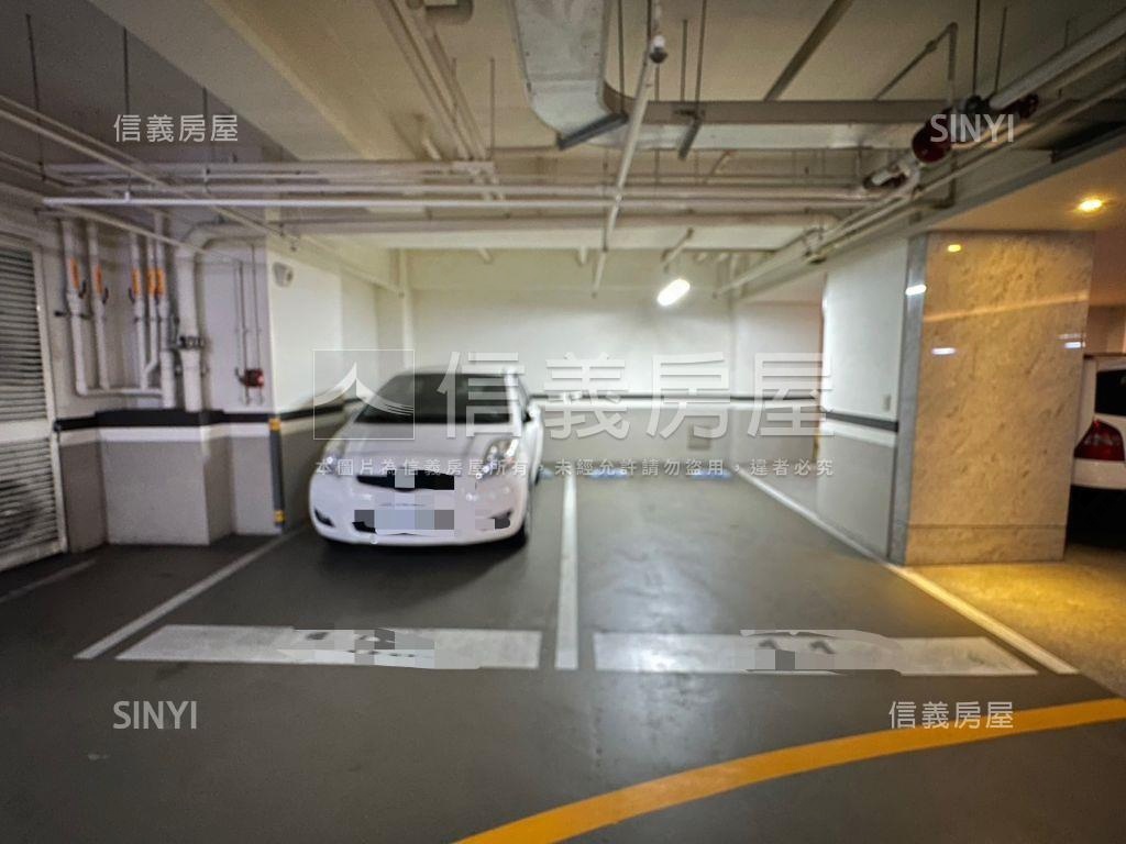 凹子底瑞豐夜市三角窗房屋室內格局與周邊環境