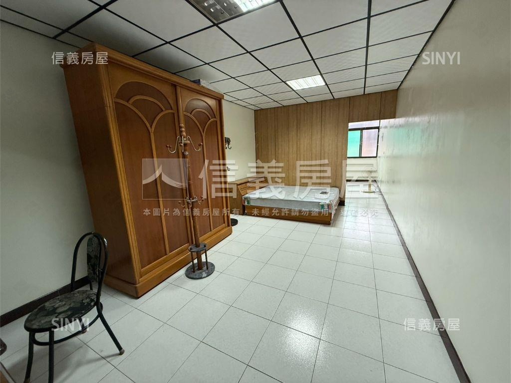 近輕軌小資美巷透房屋室內格局與周邊環境