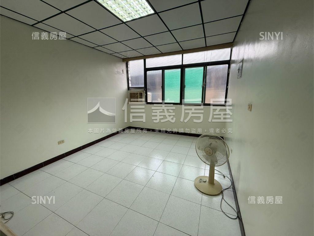 近輕軌小資美巷透房屋室內格局與周邊環境