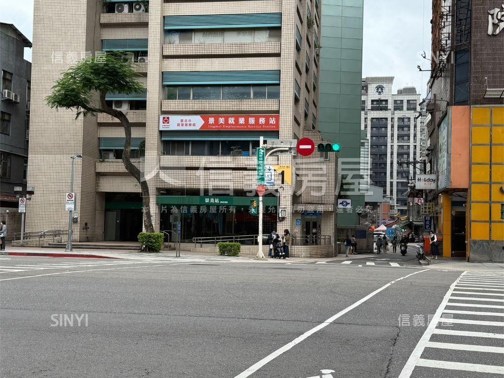 公園旁電梯四房房屋室內格局與周邊環境