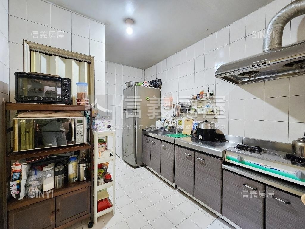 德東邊間公寓２樓房屋室內格局與周邊環境