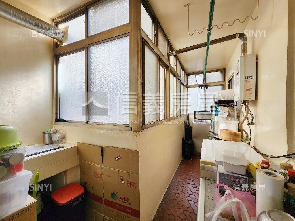 德東邊間公寓２樓房屋室內格局與周邊環境