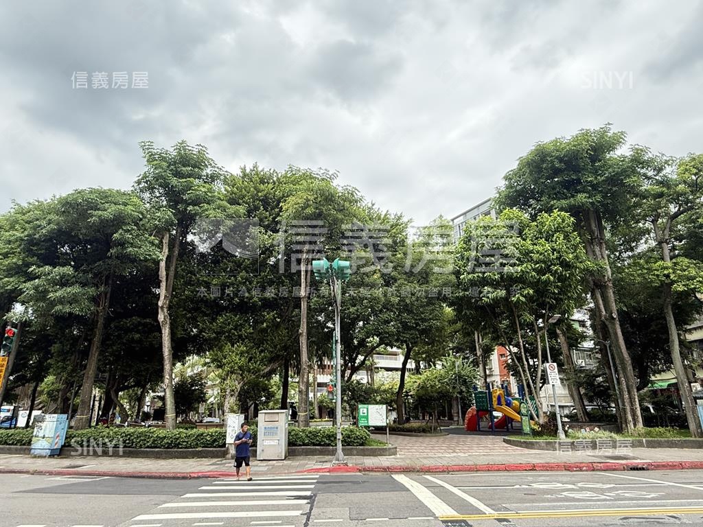 信義行政中心收租金雞母房屋室內格局與周邊環境
