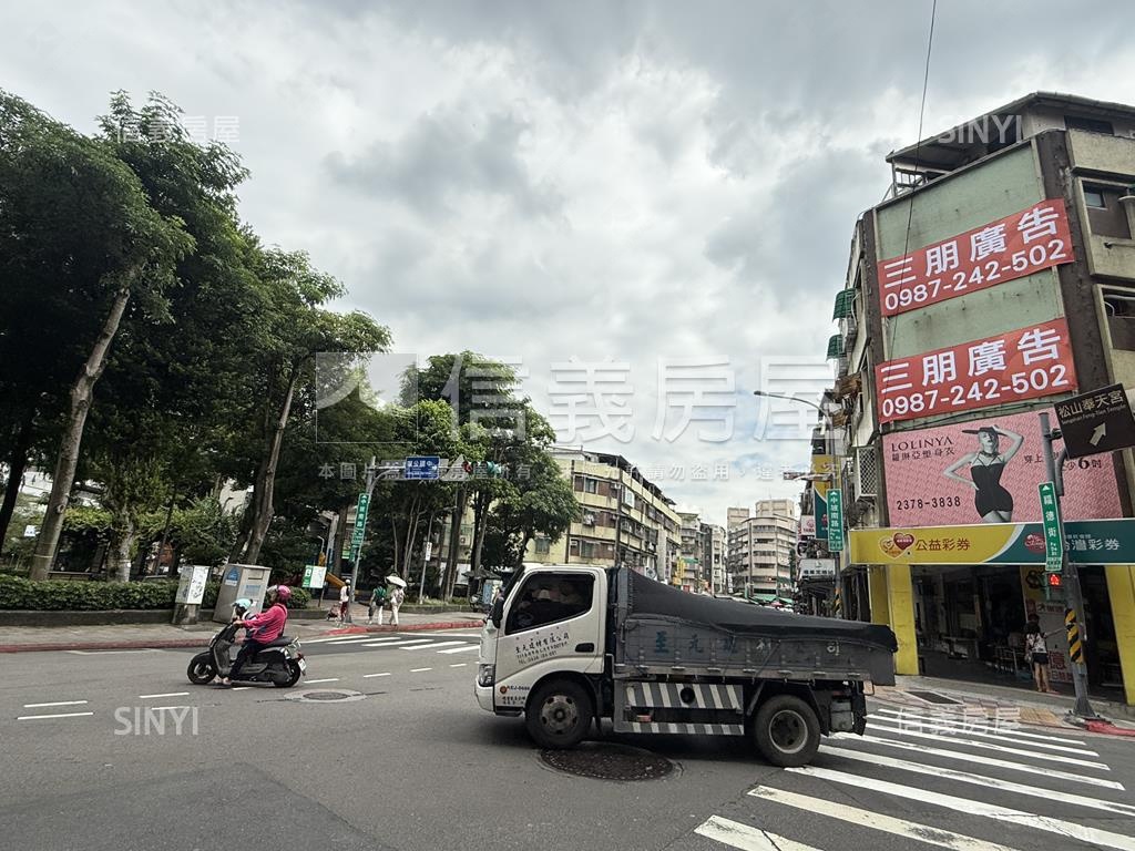 信義行政中心收租金雞母房屋室內格局與周邊環境