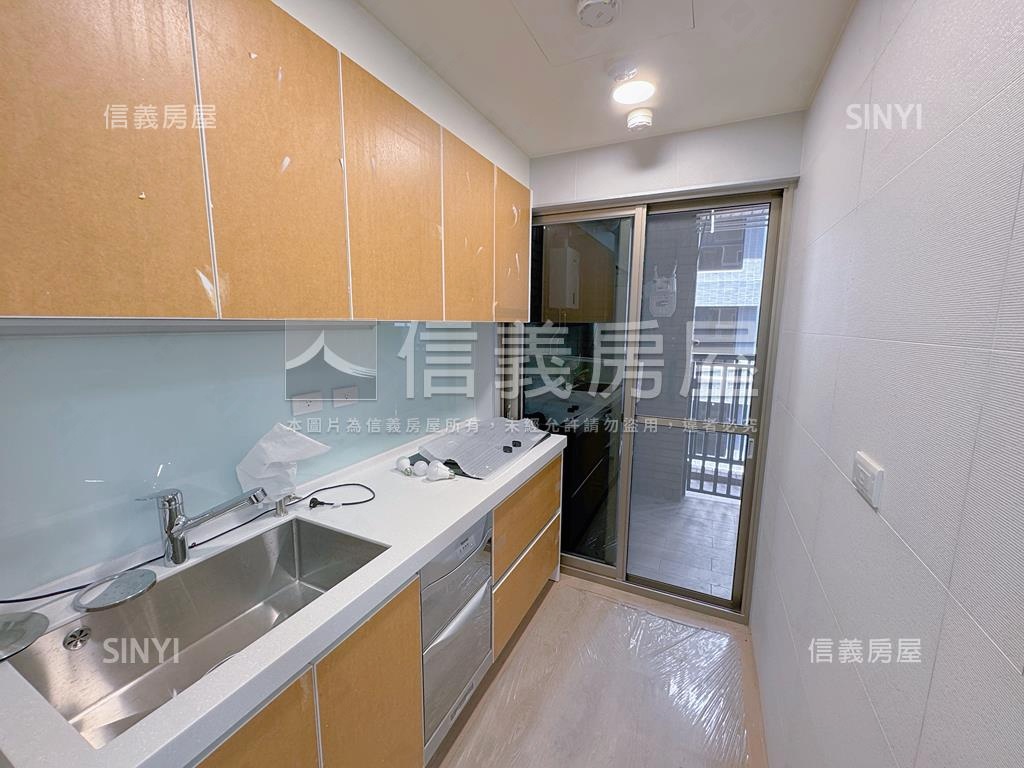 南法莊園普羅旺斯二房車位房屋室內格局與周邊環境