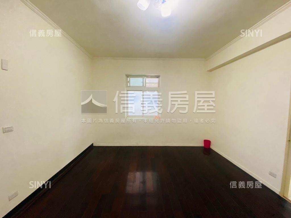 龍鳳清幽四房車位房屋室內格局與周邊環境