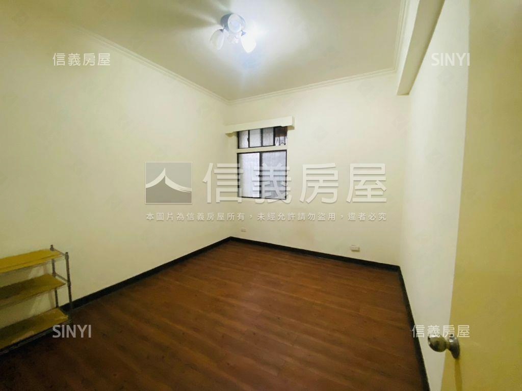 龍鳳清幽四房車位房屋室內格局與周邊環境