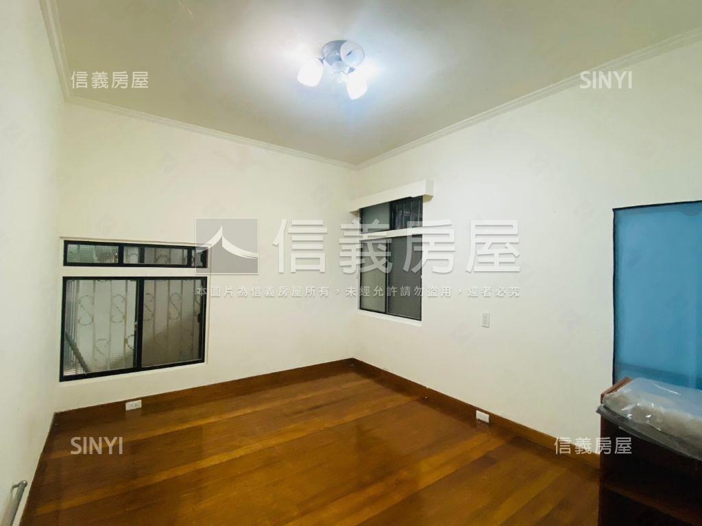 龍鳳清幽四房車位房屋室內格局與周邊環境