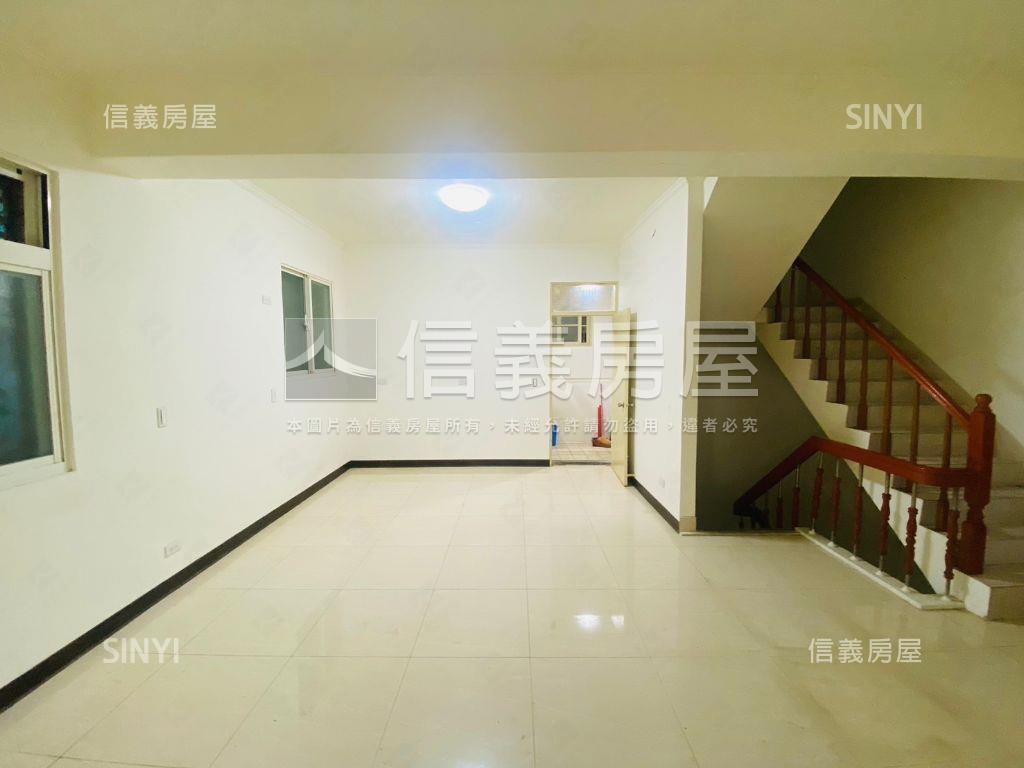 龍鳳清幽四房車位房屋室內格局與周邊環境