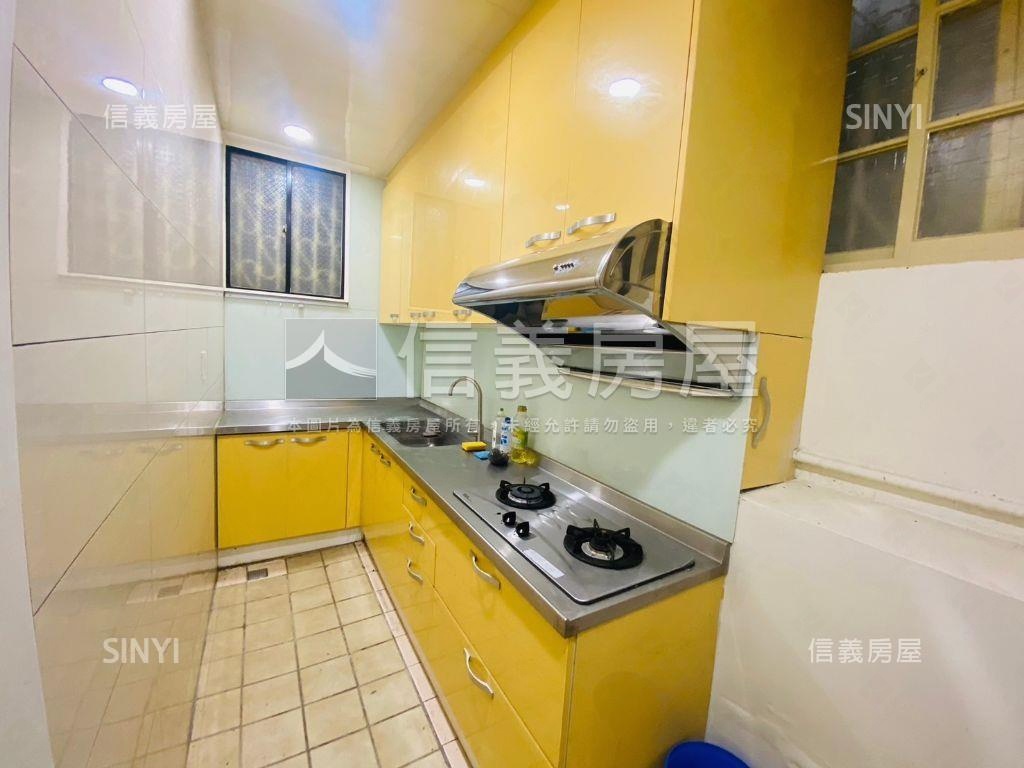 龍鳳清幽四房車位房屋室內格局與周邊環境