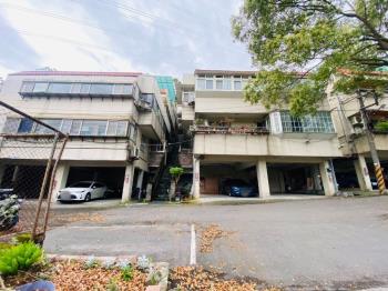 龍鳳清幽四房車位