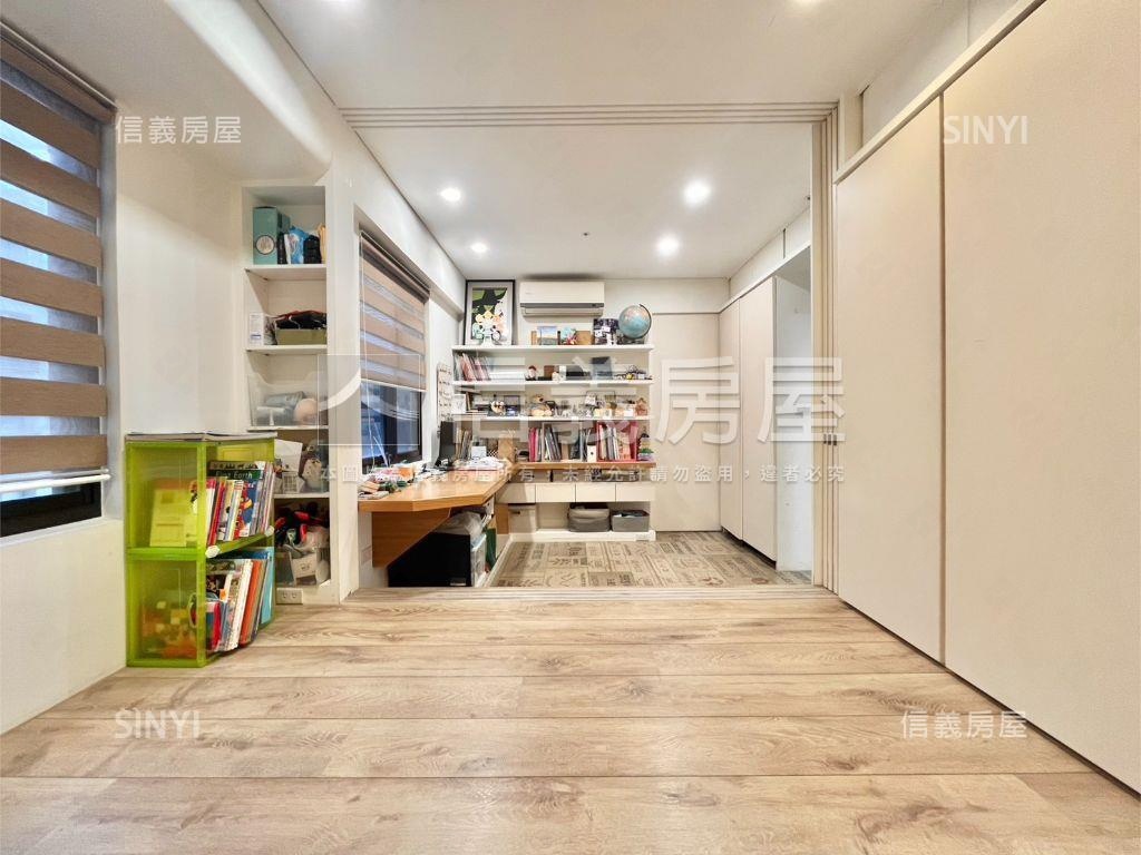 大同世界尊爵不凡山景三房房屋室內格局與周邊環境