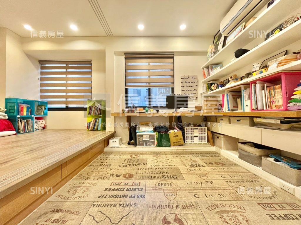 大同世界尊爵不凡山景三房房屋室內格局與周邊環境