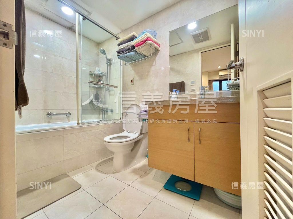 大同世界尊爵不凡山景三房房屋室內格局與周邊環境