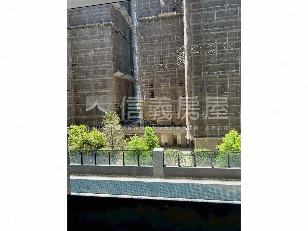 愛琴海稀有兩房雙露臺房屋室內格局與周邊環境