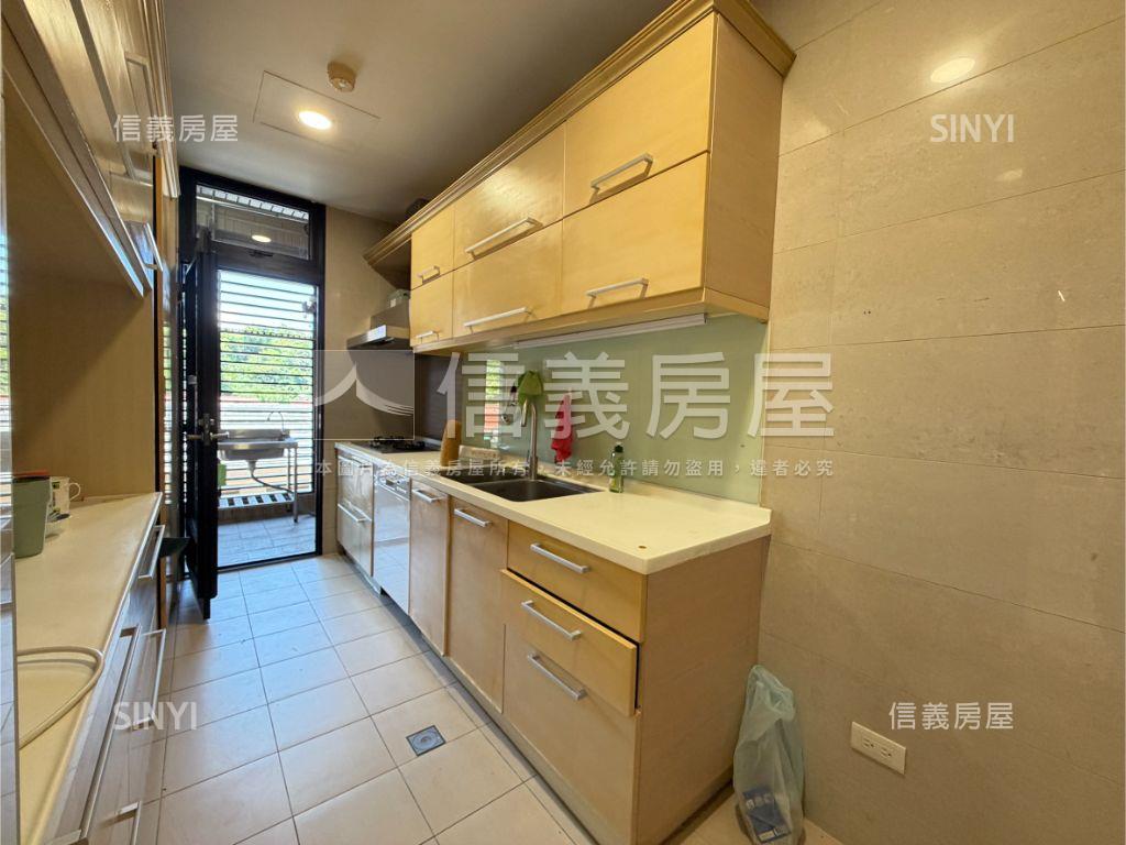 內湖四期綠景３房雙拼華廈房屋室內格局與周邊環境
