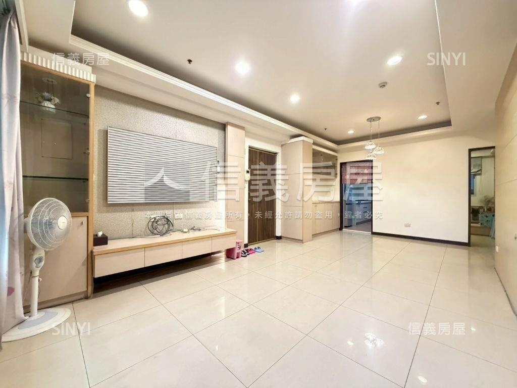 凡爾賽次頂樓三房極致美屋房屋室內格局與周邊環境