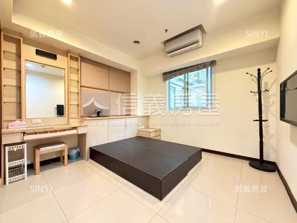 凡爾賽次頂樓三房極致美屋房屋室內格局與周邊環境