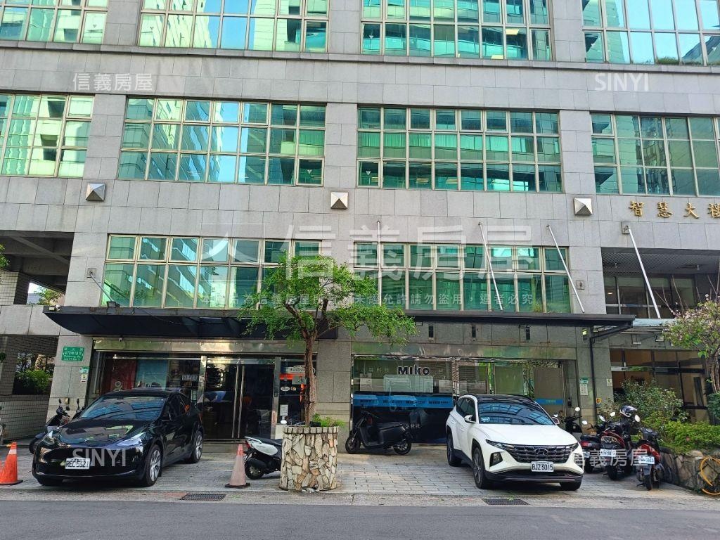Ａ級挑高店面廠辦房屋室內格局與周邊環境