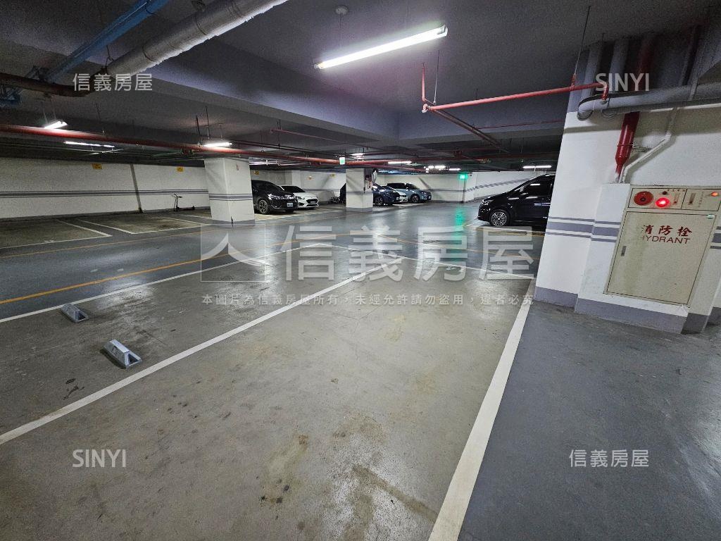汐止１０１寬敞坡平車位房屋室內格局與周邊環境