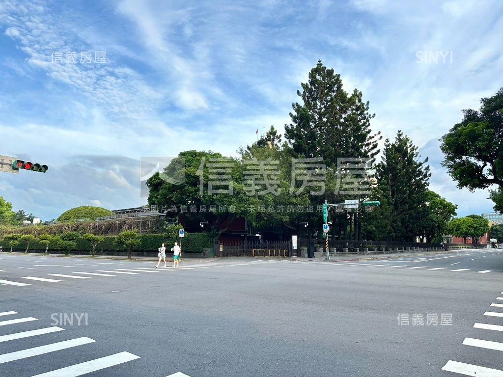 城中商四土地方正公寓房屋室內格局與周邊環境