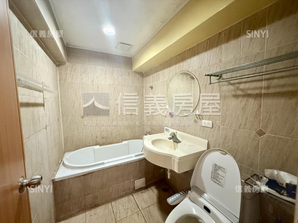 愛河畔高樓採光大四房房屋室內格局與周邊環境