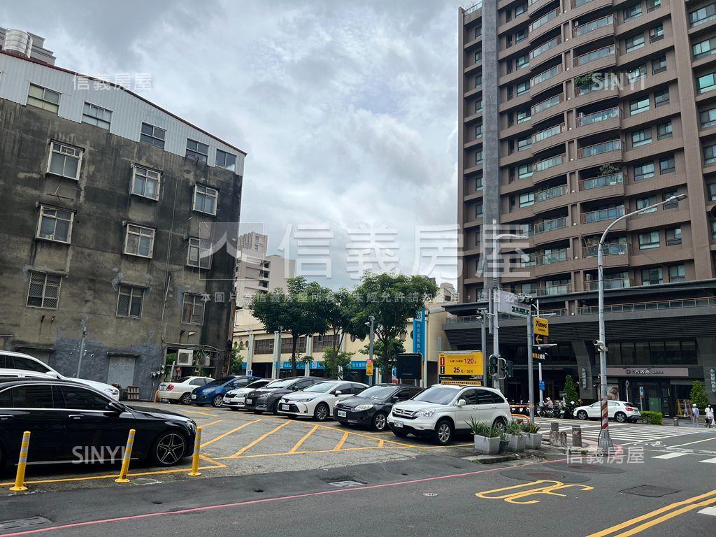 愛河畔高樓採光大四房房屋室內格局與周邊環境