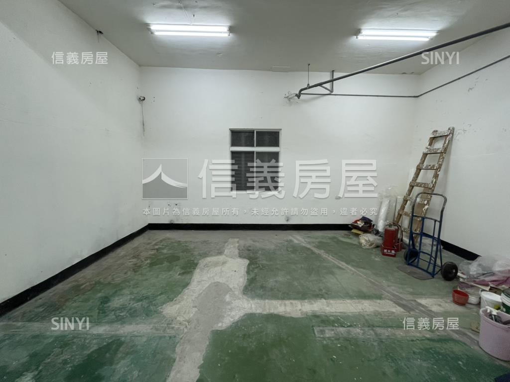 亞洲路透天廠辦房屋室內格局與周邊環境