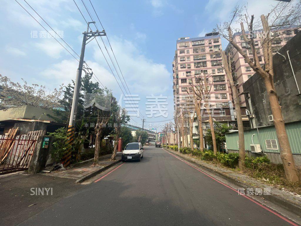 亞洲路透天廠辦房屋室內格局與周邊環境