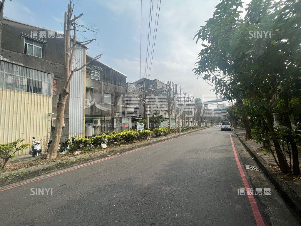 亞洲路透天廠辦房屋室內格局與周邊環境