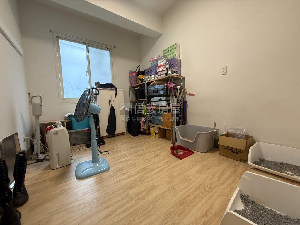 專任裕民方正公寓二樓房屋室內格局與周邊環境